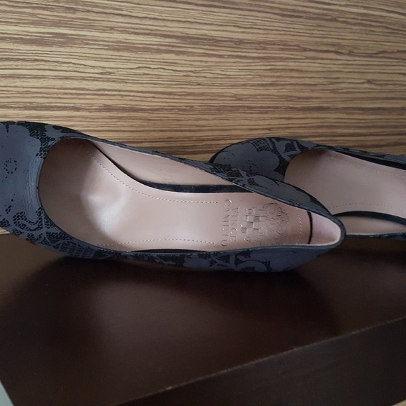 Vince Camuto Heels - Picture 6 of 6